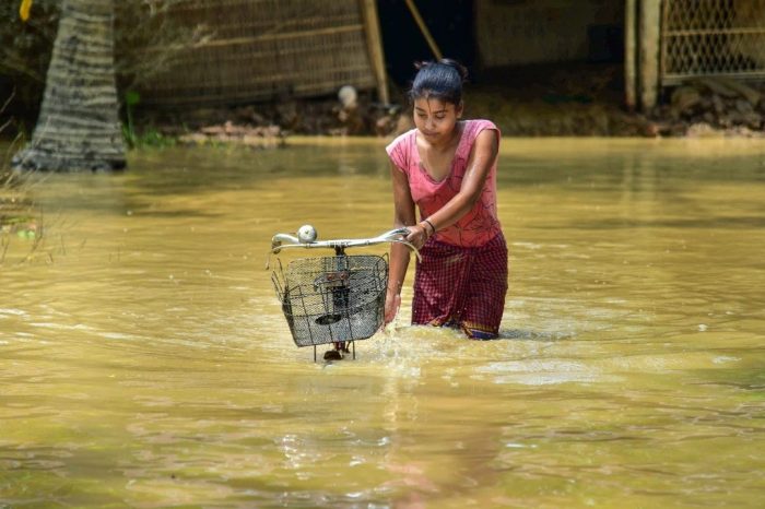 അസമിലെ പ്രളയക്കെടുതിയില്‍ മരിച്ചവരുടെ എണ്ണം 121 ആയി