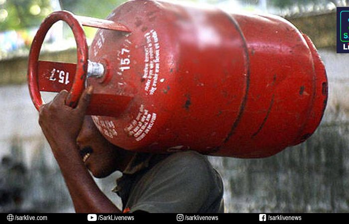 ആശ്വാസമായി വിലമാറ്റം; വാണിജ്യ സിലണ്ടറിന്റെ വില 36 രൂപയായി കുറഞ്ഞു