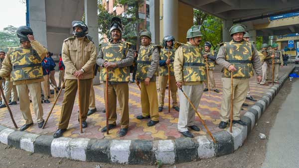 കോൺഗ്രസിന്റെ രാജ്യ വ്യാപക പ്രതിഷേധം ഡൽഹിയിൽ നിരോധനാജ്ഞ