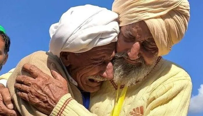 ഏഴ് പതിറ്റാണ്ടിനു ശേഷം ഇന്ത്യയിലും പാകിസ്ഥാനിലുമുള്ള സഹോദരങ്ങൾ ഒന്നിച്ചു