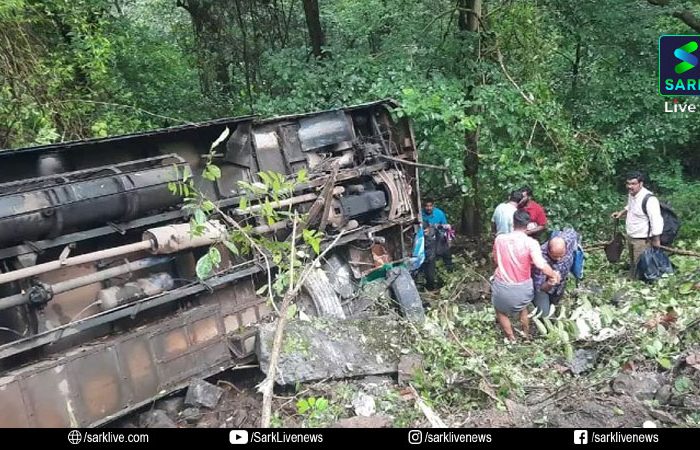 നേര്യമംഗലത്ത് കെഎസ്ആര്‍ടിസി ബസ് മറിഞ്ഞ് ഒരാള്‍ മരിച്ചു