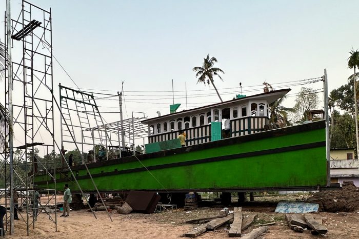 പെപ്പെ നായകനാകുന്ന ചിത്രത്തിനായി 100 അടിയുള്ള ബോട്ടിൻ്റെ വമ്പൻ സെറ്റിട്ട് വീക്കെൻഡ് ബ്ലോക്ക്ബസ്‌റ്റേഴ്‌സ്; ചിത്രം ഓണം റിലീസായി തീയറ്ററുകളിൽ എത്തും