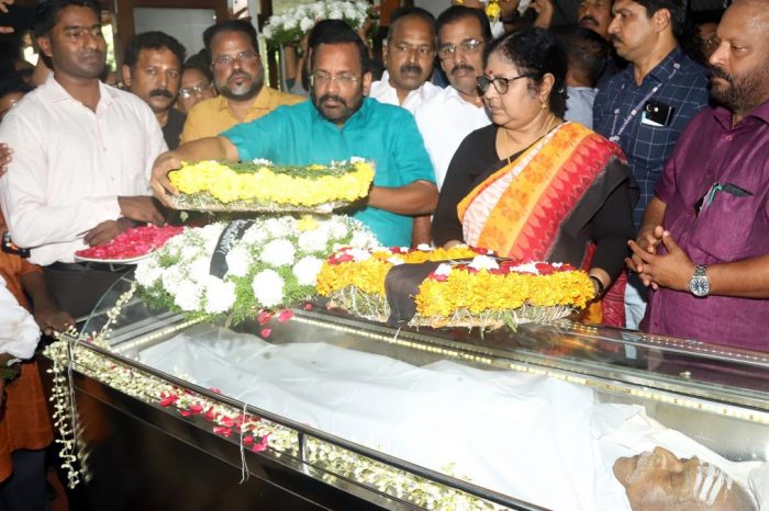 ഭാവഗായകന് വിട നല്‍കി കേരളം; ഒഴുകിയെത്തി ആയിരങ്ങള്‍