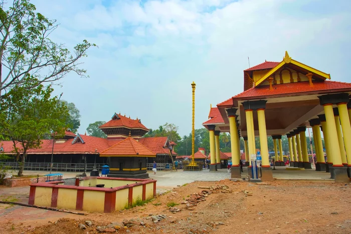 ചക്കുളത്തുകാവിൽ പുരുഷൻമാർക്ക് ഷർട്ടിട്ട് കയറാം