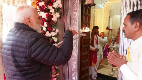 പ്രധാനമന്ത്രി ഉത്തരാഖണ്ഡിൽ; ഗംഗാ ദേവി ക്ഷേത്രത്തിൽ ആരതി നടത്തി