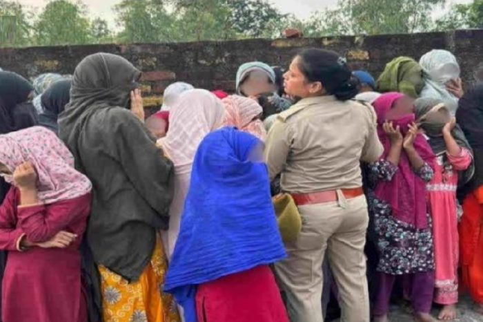 40 പെൺകുട്ടികളെ മദ്രസ്സയിലെ ടോയ്‌ലറ്റിൽ പൂട്ടിയിട്ട നിലയിൽ കണ്ടെത്തി; നിലവിളി കേട്ട് പൊലീസ് രക്ഷപ്പെടുത്തി, മനുഷ്യക്കടത്തെന്ന് ആരോപണം