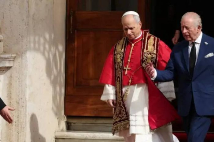 ലിയോ മാര്പാപ്പയുമായി സംയുക്ത പ്രാര്ത്ഥന നടത്തി ചാള്സ് രാജാവ്