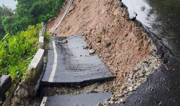 ഡാര്‍ജിലിങ്ങില്‍ കനത്ത മഴയും മണ്ണിടിച്ചിലും;  വന്‍ നാശം,  17 മരണം