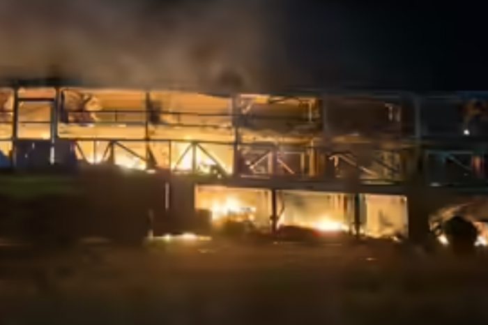 ബെംഗളൂരു-ഹൈദരാബാദ് ദേശീയ പാതയില് ബസിന് തീപിടിച്ച് 32 പേര്ക്ക് ദാരുണാന്ത്യം