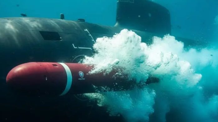 ചൈനയുടെ സമുദ്ര ഭീഷണികൾക്ക് അന്ത്യം കുറിക്കാൻ തക്ഷക് വരുന്നു; ഇന്ത്യയുടെ ഹെവി വെയ്റ്റ് ടോർപിഡോ ഉടനെയെത്തും