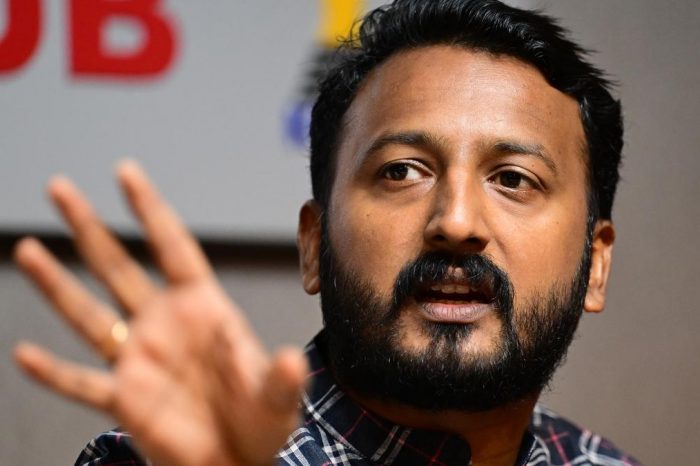 ''പുലിമുറുപ്പുള്ള ചെക്കൻ്റെ പവറൊക്കെ'' തീർന്നിട്ടുണ്ട്; ഫോണും ഓഫ് ചെയ്ത് ഒളിവിൽ പോയി രാഹുൽ മാങ്കൂട്ടത്തിൽ