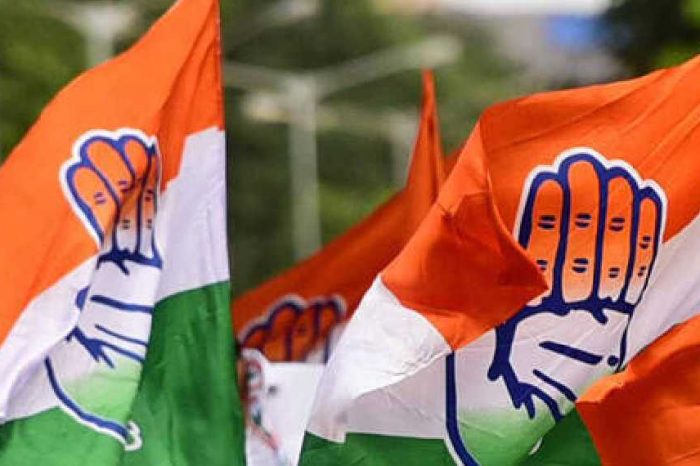 കഴിഞ്ഞ ദിവസം വരെ എന്യൂമറേഷൻ ഫോമുകളുമായെത്തിയ ബിഎൽഒ കോൺഗ്രസ് സ്ഥാനാർത്ഥി ഇനി വോട്ടുതേടിയെത്തും