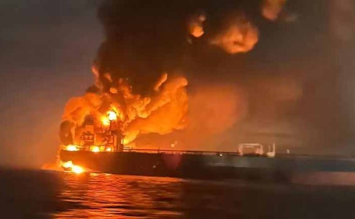 കരിങ്കടലിൽ റഷ്യൻ കപ്പലുകൾക്ക് നേരെ ഡ്രോൺ ആക്രമണവുമായി ഉക്രൈൻ; സെലൻസ്കി വീണ്ടും വടി  കൊടുത്ത് അടി വാങ്ങുമോ??