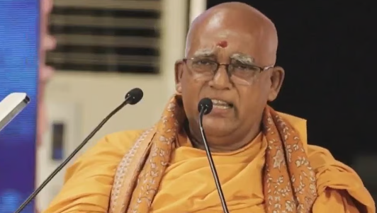 ശബരിമലയില് സ്ത്രീകള്ക്ക് പ്രവേശനം നല്കുന്നതില് തെറ്റില്ല; ശിവഗിരി മഠാധിപതി