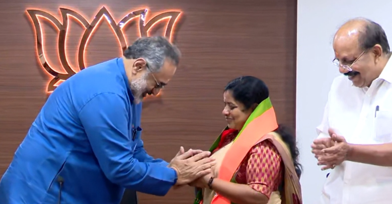 മഹിളാ കോൺഗ്രസ് നേതാവ് ആർ രശ്മി ബിജെപിയിൽ