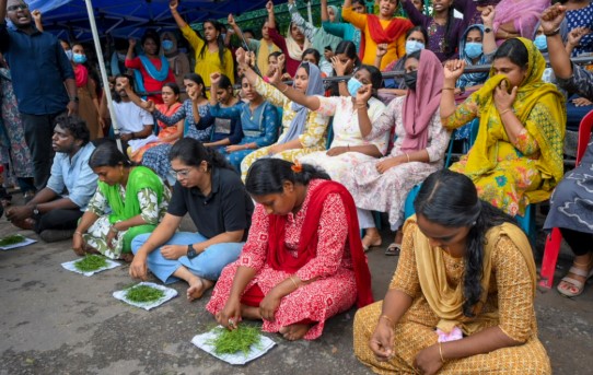 മന്ത്രിയുമായുള്ള ചര്‍ച്ച വിജയം; സമരം അവസാനിപ്പിച്ച് LPST റാങ്ക് ഹോള്‍ഡേഴ്‌സ്