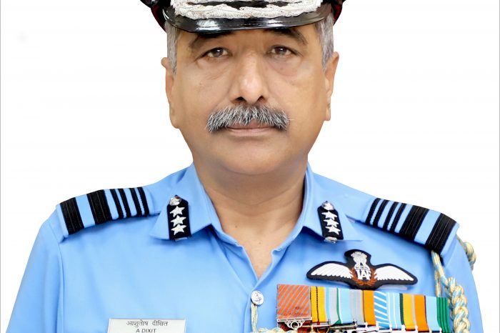 എയർ മാർഷൽ അശുതോഷ് ദീക്ഷിത് പുതിയ വ്യോമസേനാ മേധാവി