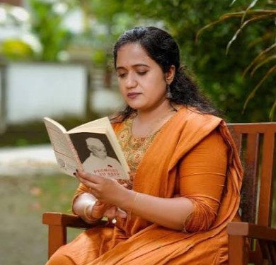 '50 ലക്ഷം രൂപ നഷ്ടപരിഹാരം നല്‍കണം'; കേസിന് പിന്നാലെ ശ്രീനാദേവി കുഞ്ഞമ്മയ്ക്ക് വക്കീല്‍ നോട്ടീസ്